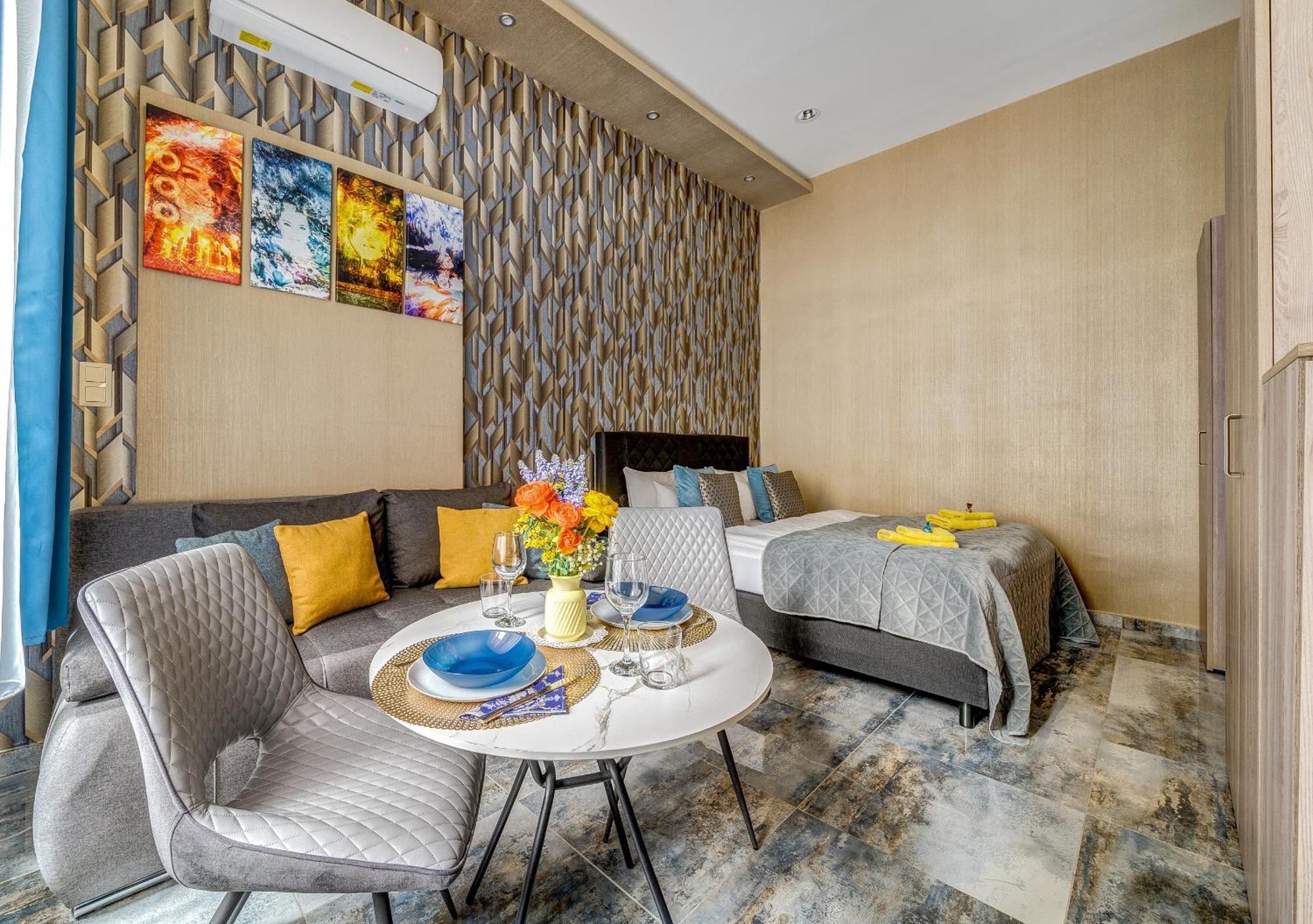 Budapest Magic Blue In Downtown Ngoại thất bức ảnh