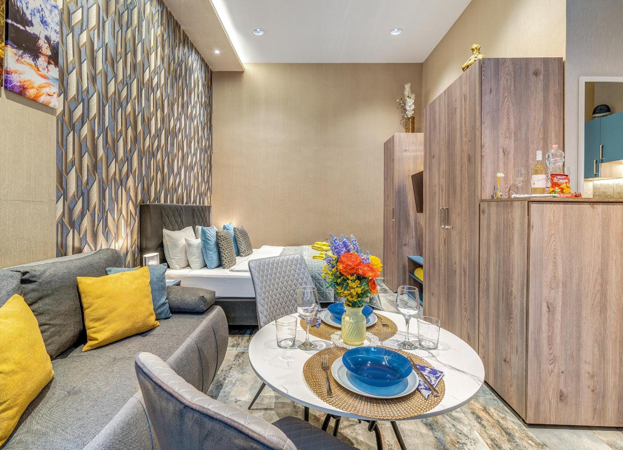 Budapest Magic Blue In Downtown Ngoại thất bức ảnh