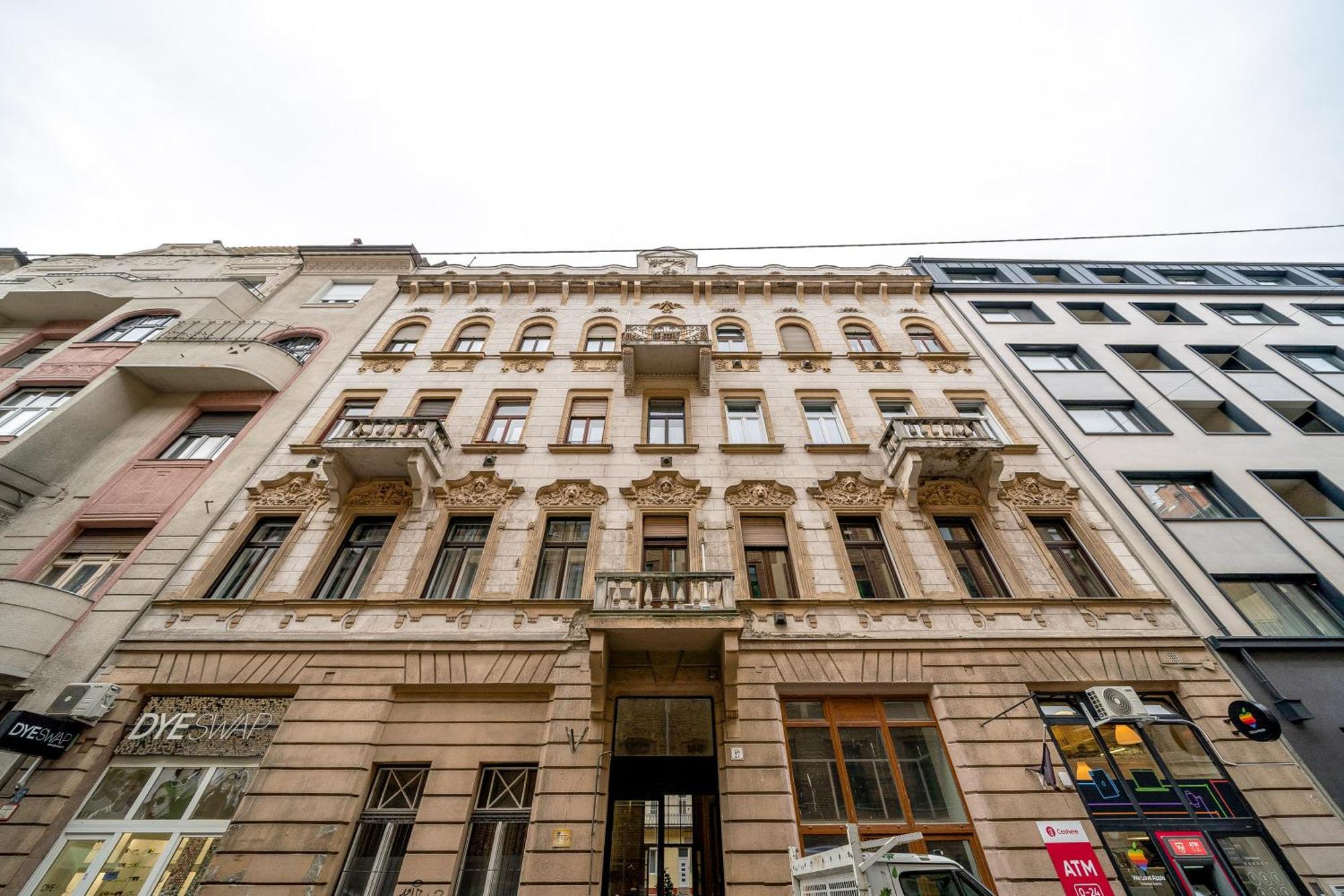 Budapest Magic Blue In Downtown Ngoại thất bức ảnh