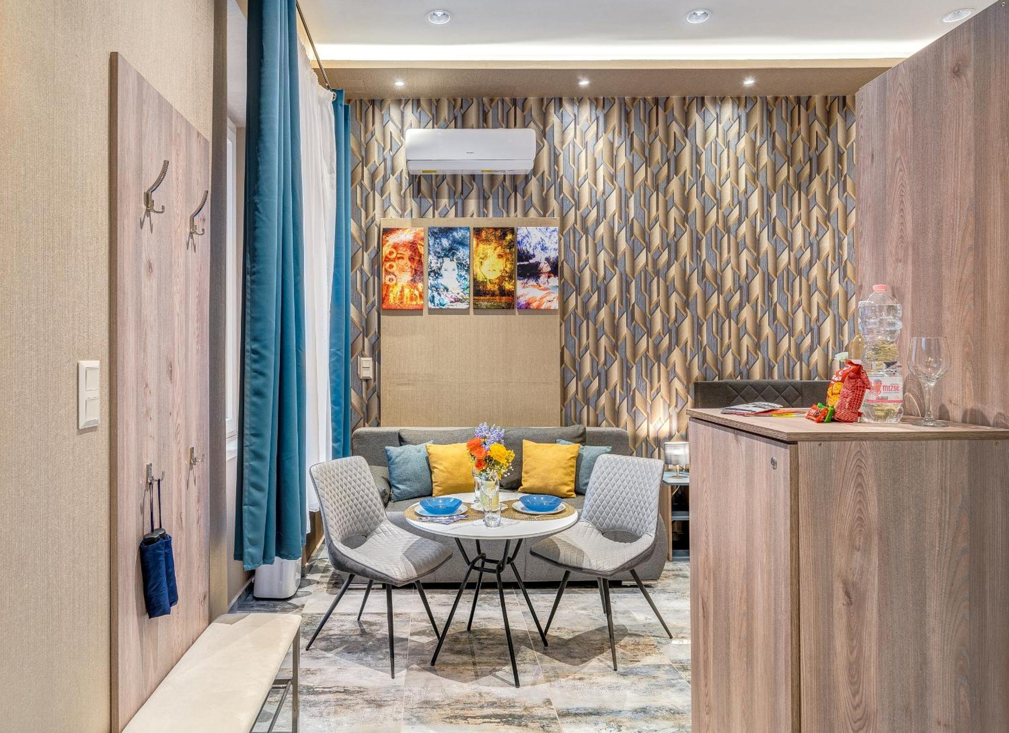 Budapest Magic Blue In Downtown Ngoại thất bức ảnh